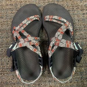 Women’s Chacos (size 6)